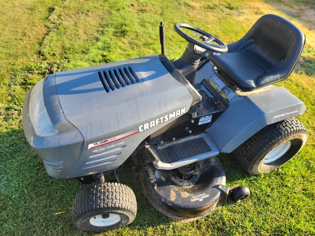 Lawn Tractor 15.5HP Hydro CRAFTSMAN