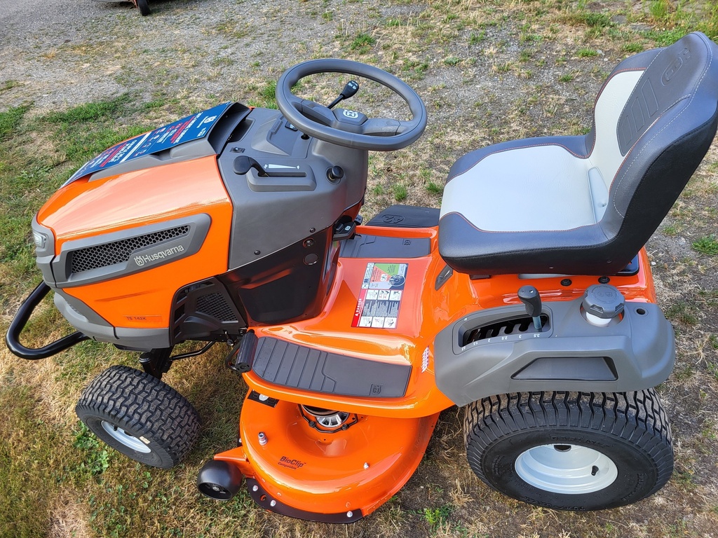 Lawn Tractor TS 142L, 20HP KOHLER HUSQ