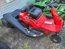 Lawn Tractor Rear Engine 33" Deck 13.5HP SNAPPER